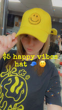 Load image into Gallery viewer, Smiley hat
