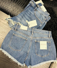 Load image into Gallery viewer, Zenana Shorts
